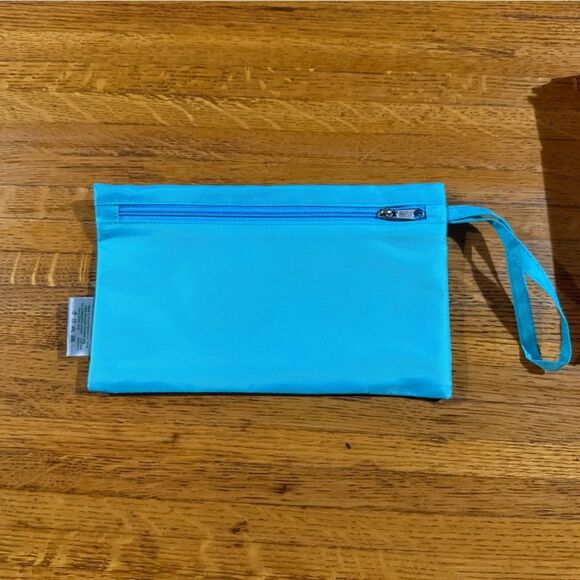 Norwex Counter Cloth Napkins Set of 4 and Wristlet NWT - Picture 14 of 15